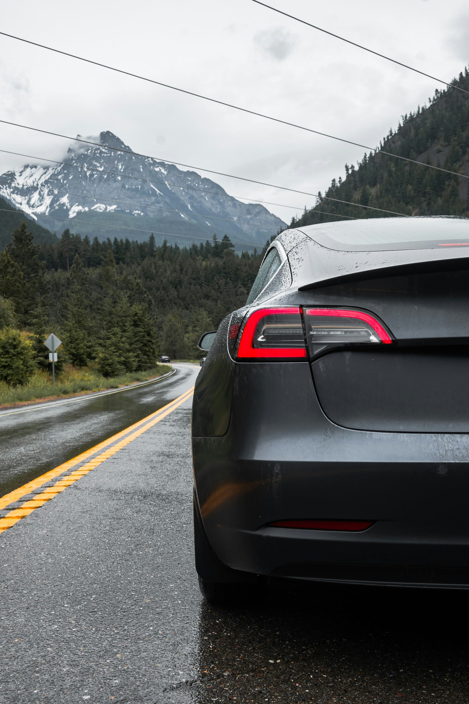 Vehículo eléctrico cargando
